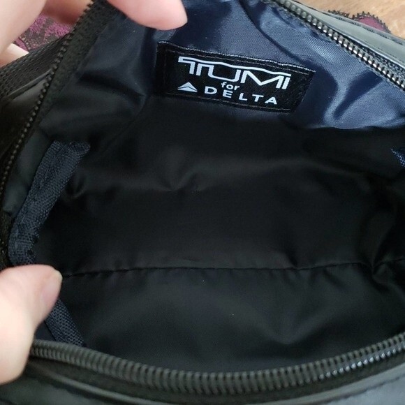 Tumi Amenity Kit Delta One Business Class - Picture 4 of 7